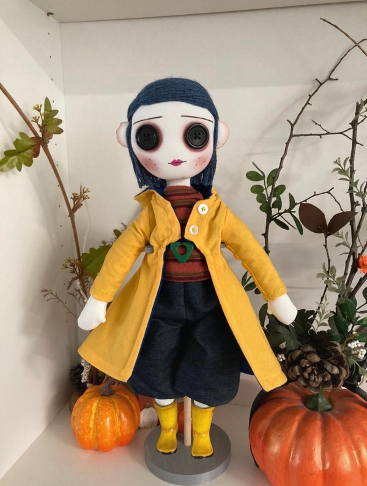Muñeca Coraline y la puerta secreta — vista principal